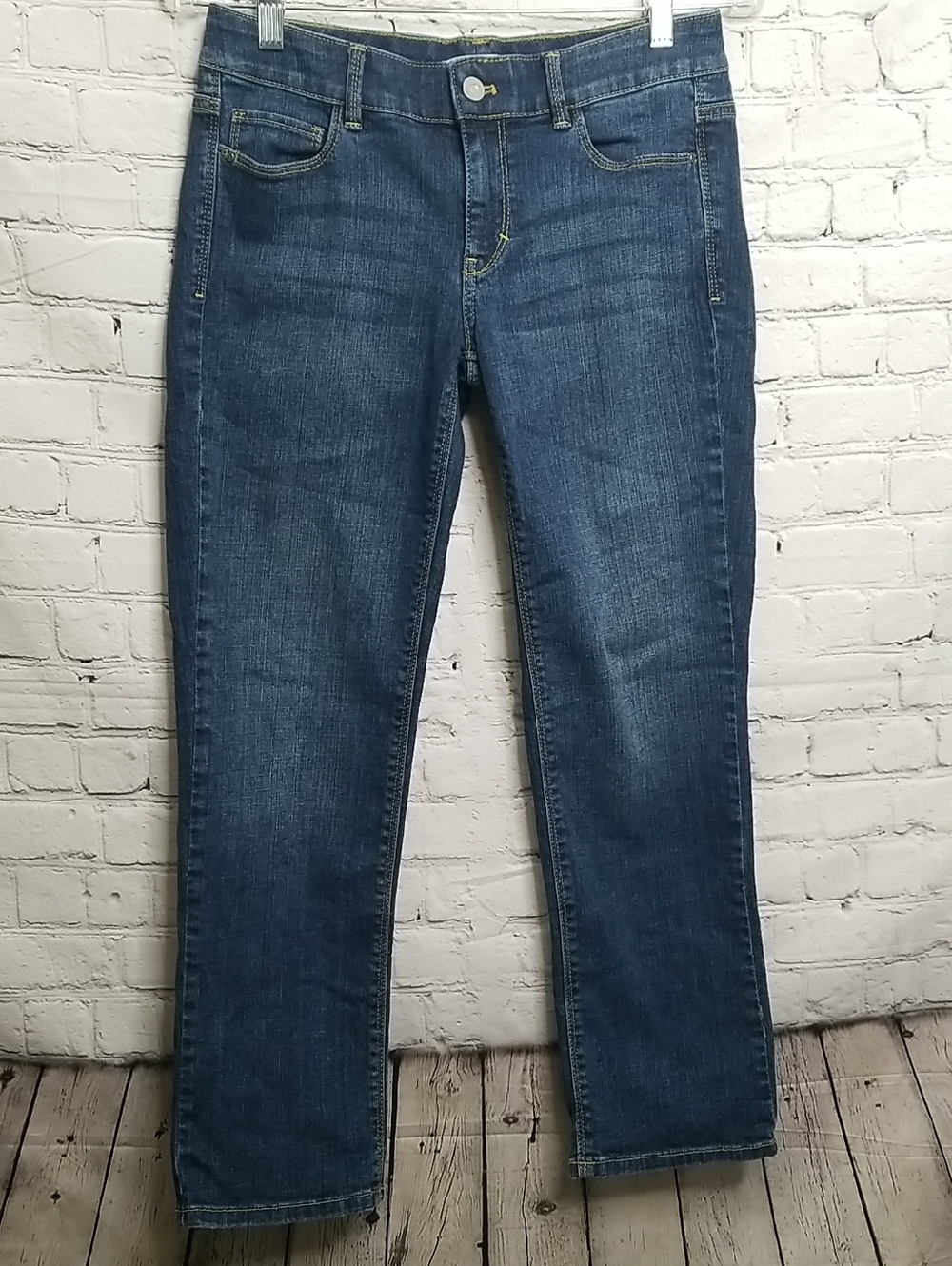White House Black Market womens jeans size 4 slim crop EUC